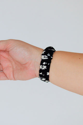 Onyx Floral Apple Watch Band