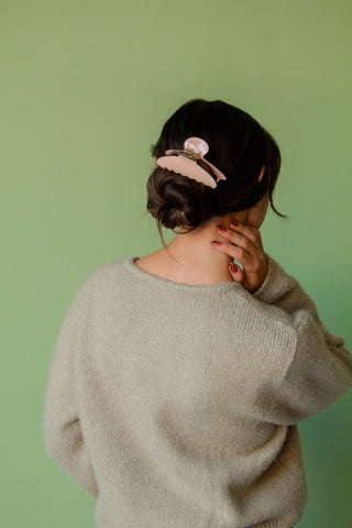 Black Trimmed Claw Clip