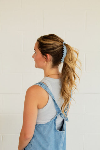 Bright Sky Banana Clip