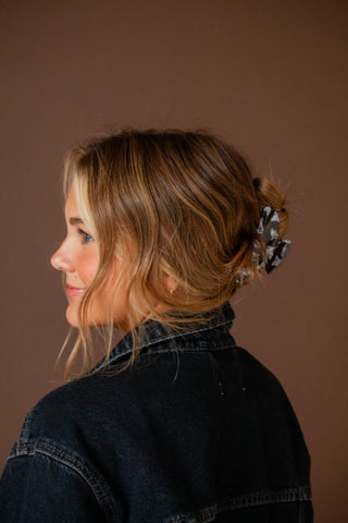 Black Ghosty Claw Clip