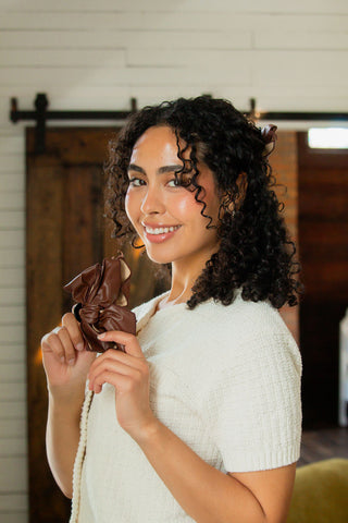 Grand Leather Bow Claw Clip