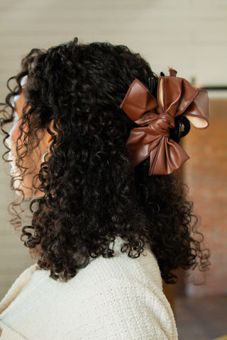Grand Leather Bow Claw Clip