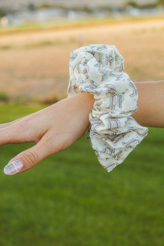 Rodeo Pearl Jumbo Scrunchie