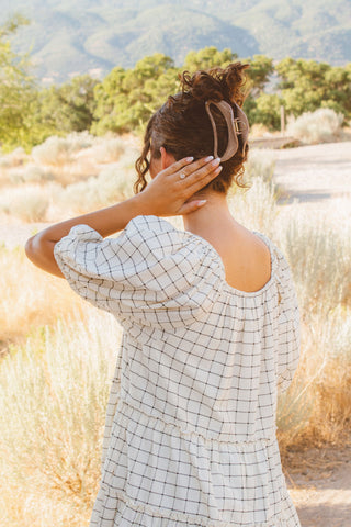 Creamy Brown Claw Clip