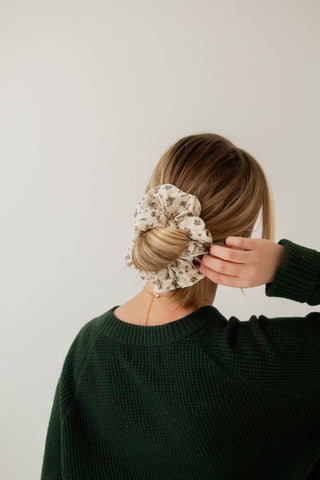 Jumbo Holiday Floral Scrunchie