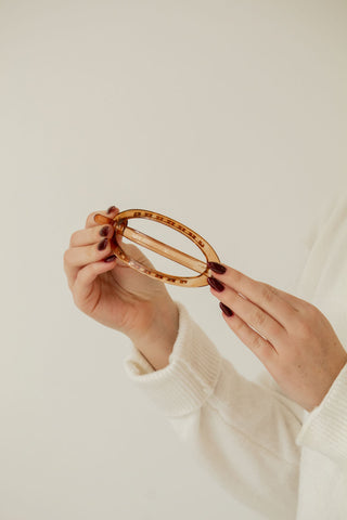 Cutout Oval Clip